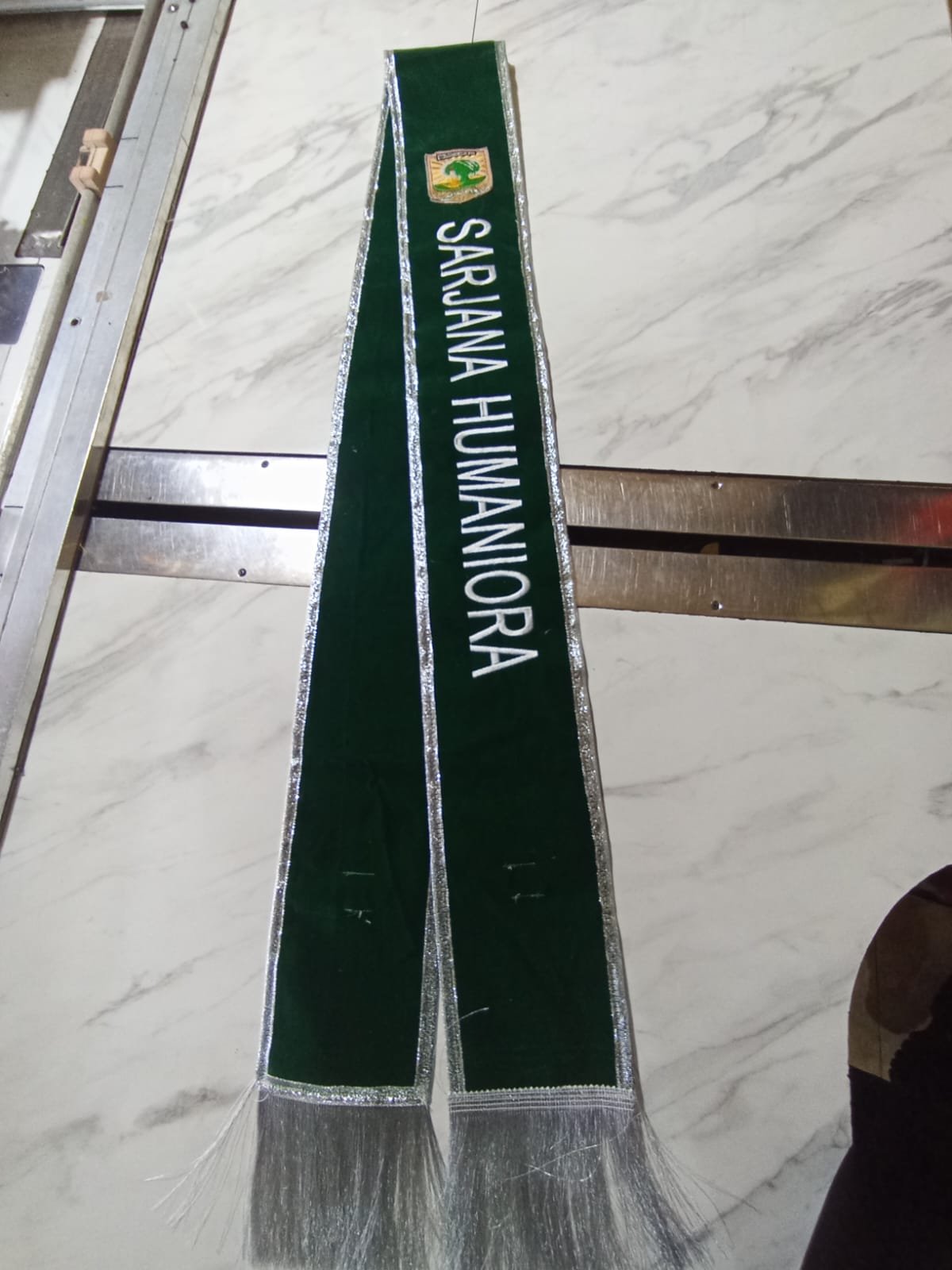 Salempang Beludru 01 ( Satu Baris Bordir)